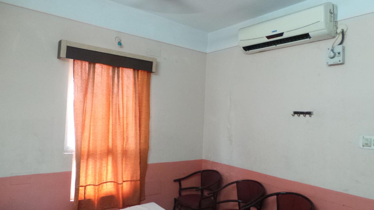M.P.M. Guest House Puducherry Eksteriør billede
