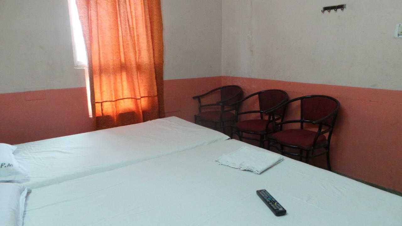 M.P.M. Guest House Puducherry Eksteriør billede