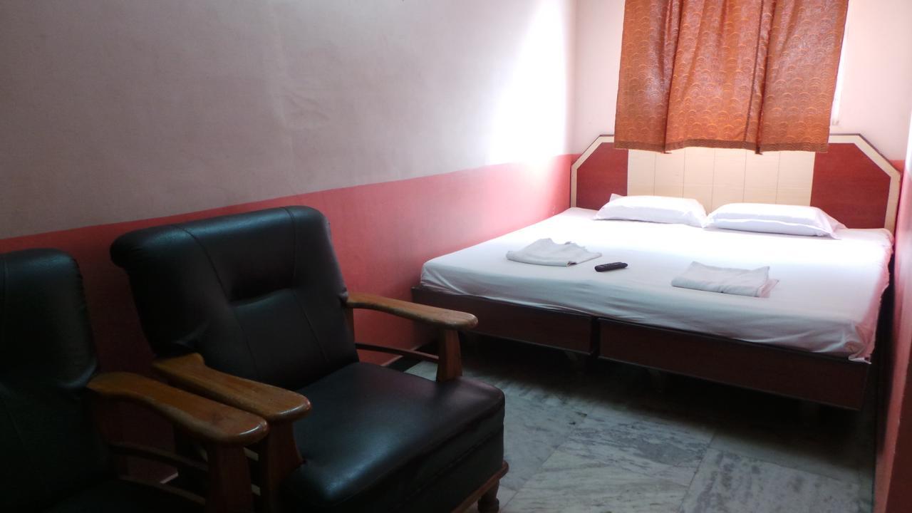 M.P.M. Guest House Puducherry Eksteriør billede